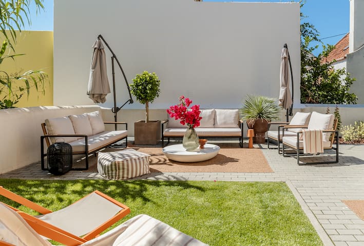 Estoril 2Bedroom apart w/ Garden, 450m from beach