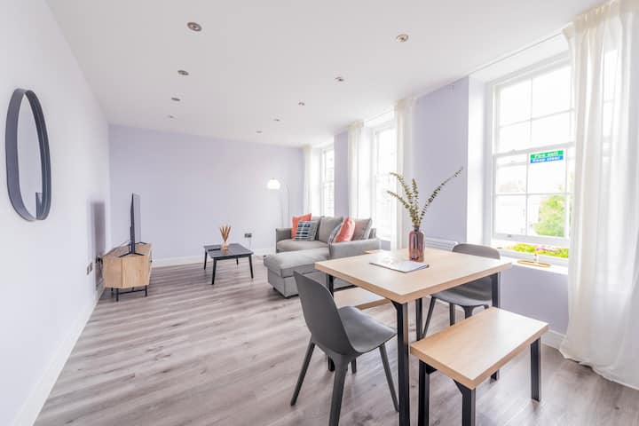 Luxury Morris Mews Apartment | Central | 7 Guests - Oxfordshire