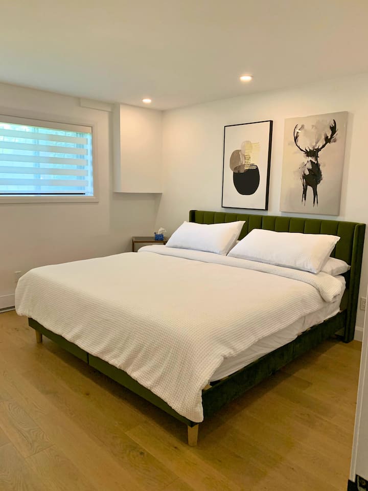 Refugio elegante: donde una cama king garantiza noches tranquilas