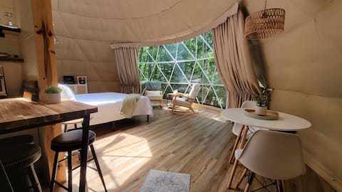 Luxury Glamping Dome*hot tub*heat& a/c "Sandstone"
