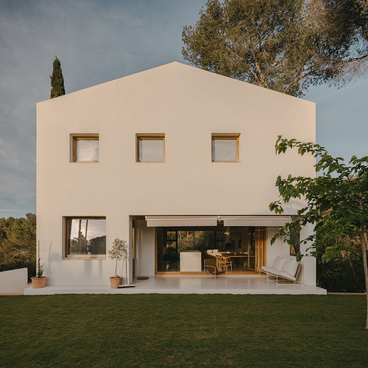 Stylish, Efficient & Cozy Family Retreat In Bcn - Cervelló