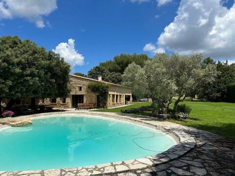 Charming sheepfold near Aix-en-Provence/Luberon