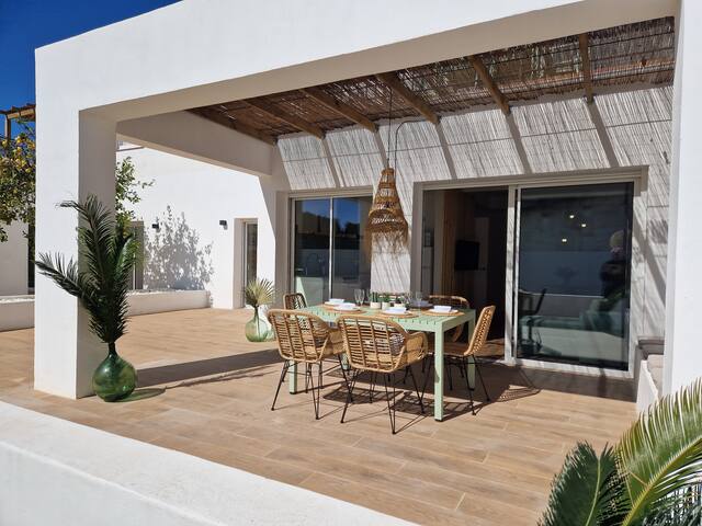 Apartamento con terraza planta baja 6p gallery image 3