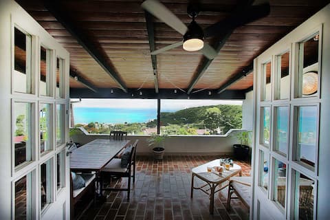 December Festive Deal! Vintage 1-Bed Pool Retreat