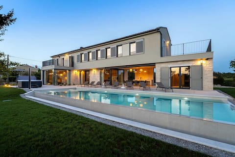 Successful Airbnb property: Villa Convivo in Brčići