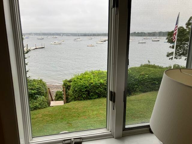 Jamestown Waterfront 4 BR Home gallery image 4