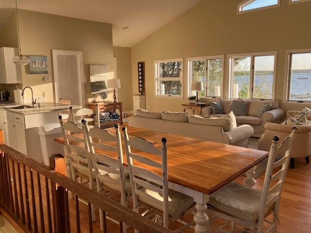 Jamestown Waterfront 4 BR Home gallery image 3