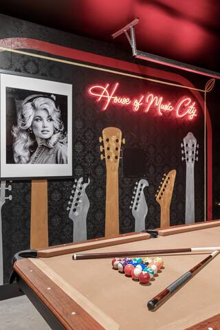 Cool Nashville Townhouse close to Downtown gallery image 5