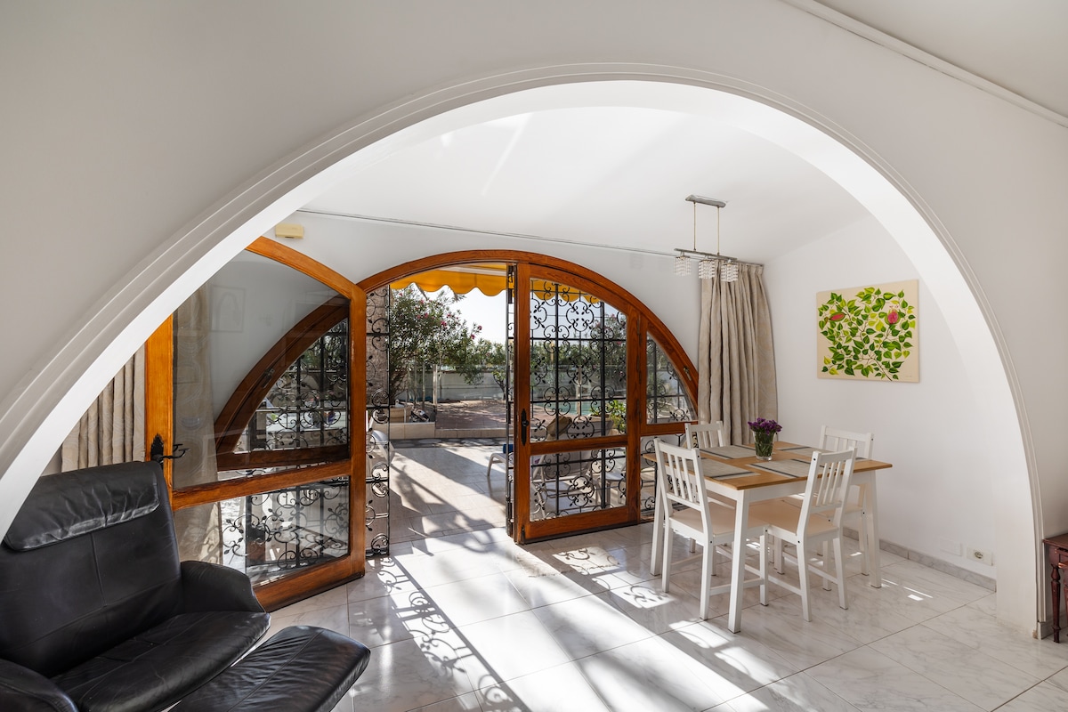 Successful Airbnb property: SunSuite Beautiful House 4 in San Bartolomé De Tirajana