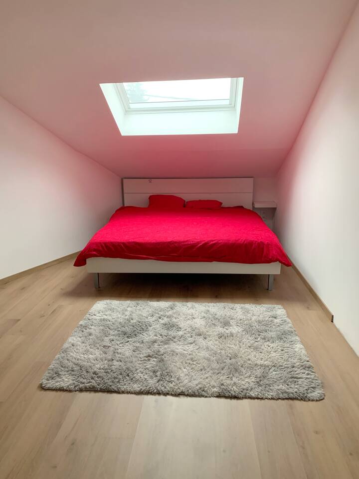 საძინებელი 4