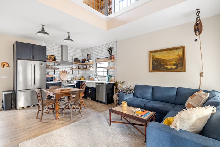 Gumlog Getaway Lake House • Boutique Cabin - Lake Hartwell State Park, Fair Play