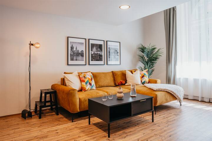 Live and Work in the Heart of Prague! gallery image 2