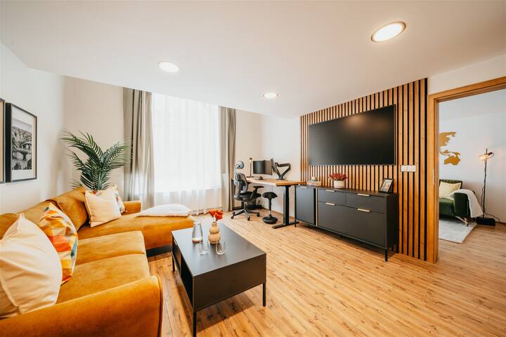 Live and Work in the Heart of Prague!