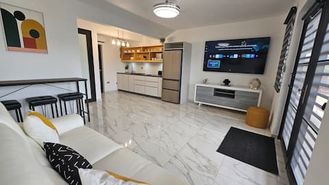 Suite by Pardos 1 Near Airport & Crashboat Beach