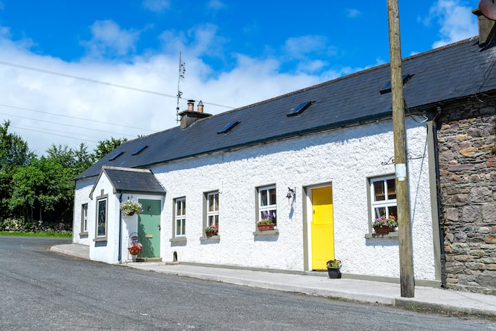 Traditional Irish Slate Cottage - Carrick-On-Suir