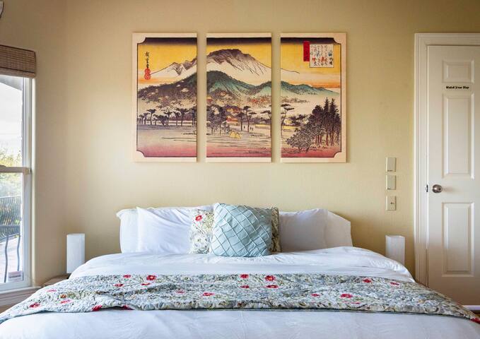 SXSW! Lux Lakehouse | Views | Hot Tub | Theater gallery image 5