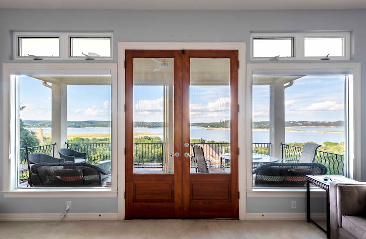 SXSW! Lux Lakehouse | Views | Hot Tub | Theater gallery image 2