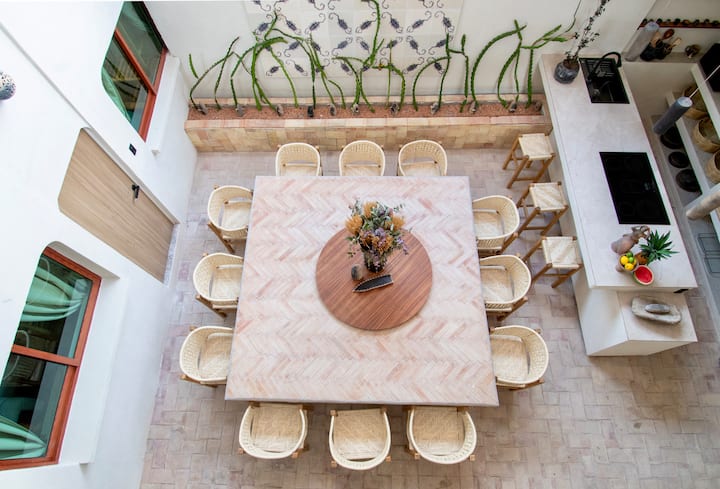 Artisan Home • 7 Bedrooms • A/C • Rooftop View