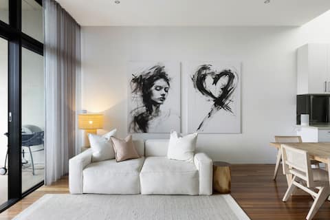 Popular Airbnb listing: High End on Hitchcock in Barwon Heads
