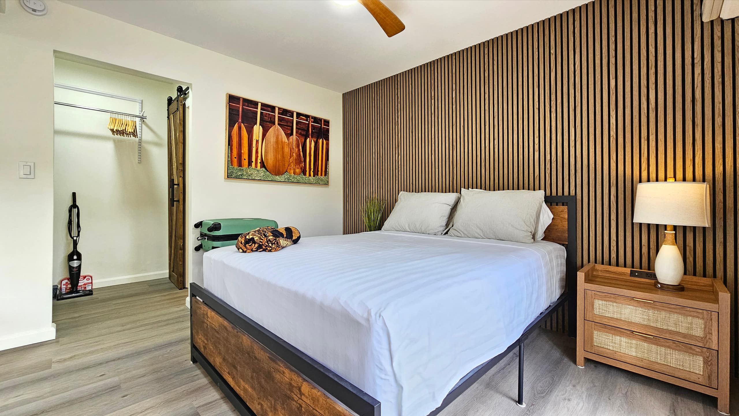 2412 PE St 305 Queen Bed, Futon, Kitchen Lanai - Photo 17