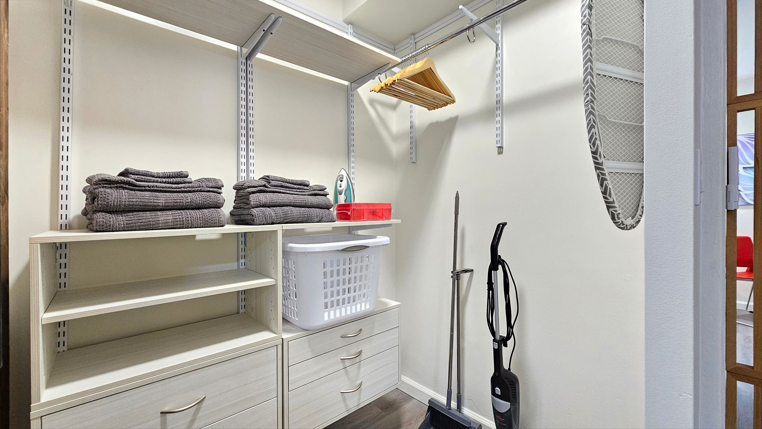 2412 PE St 306 Large Floorplan with Full Kitchen - Photo 21