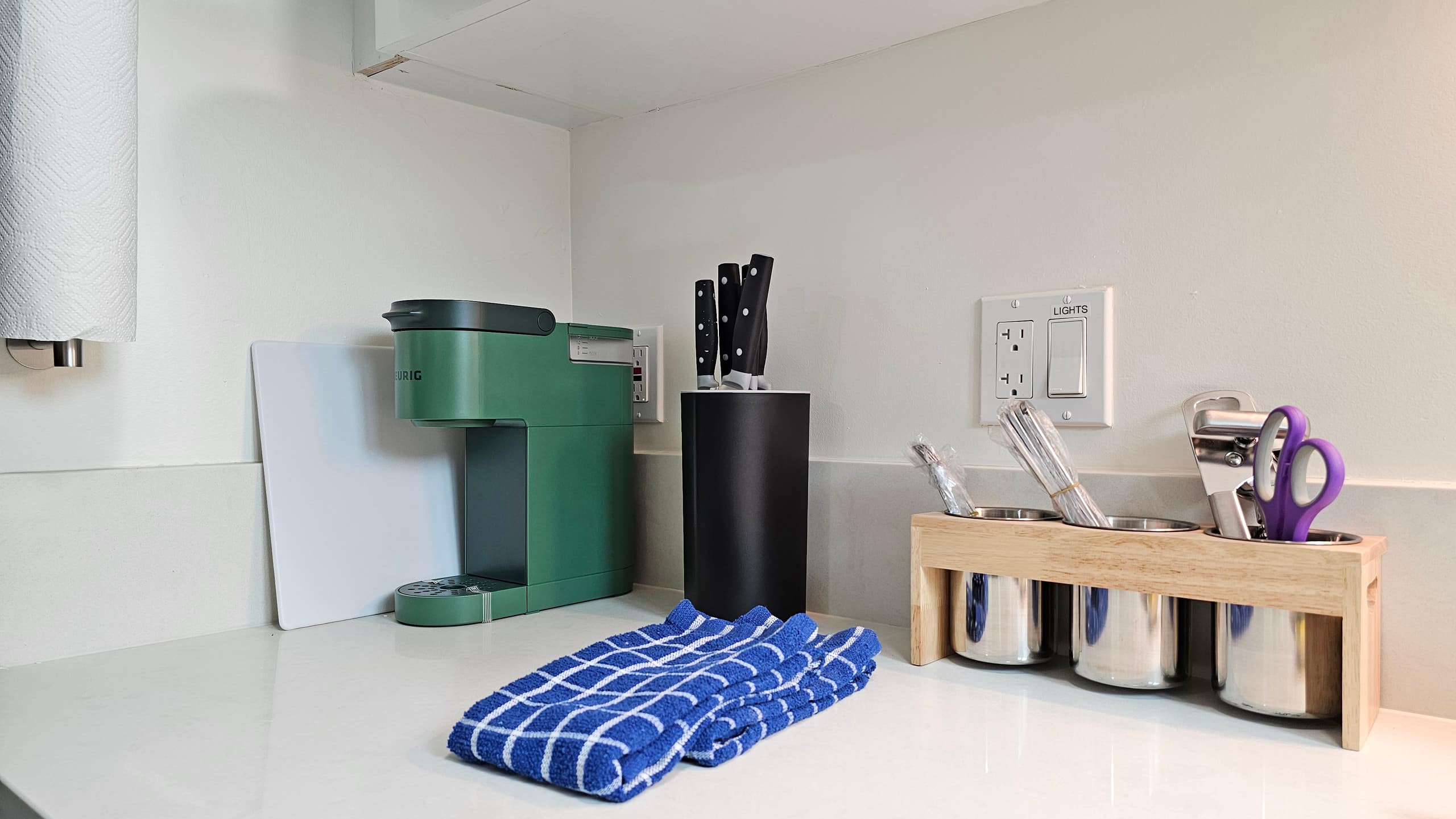 2412 PE St 306 Large Floorplan with Full Kitchen - Photo 13