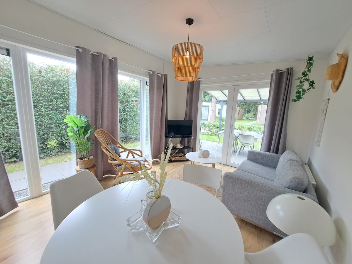 Top Airbnb: Cosy chalet in the heart of Zeeland VP044 in Borsele