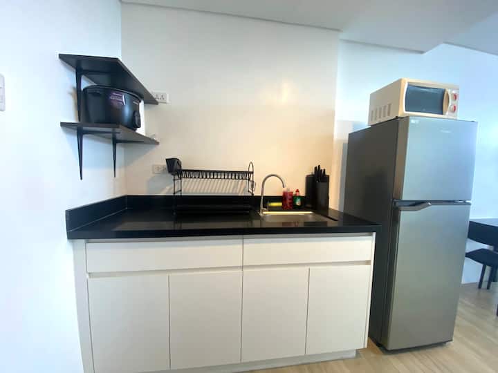 1614 Pool Gym Wi-fi+netflix Near Ayala & It Park - Cebu City