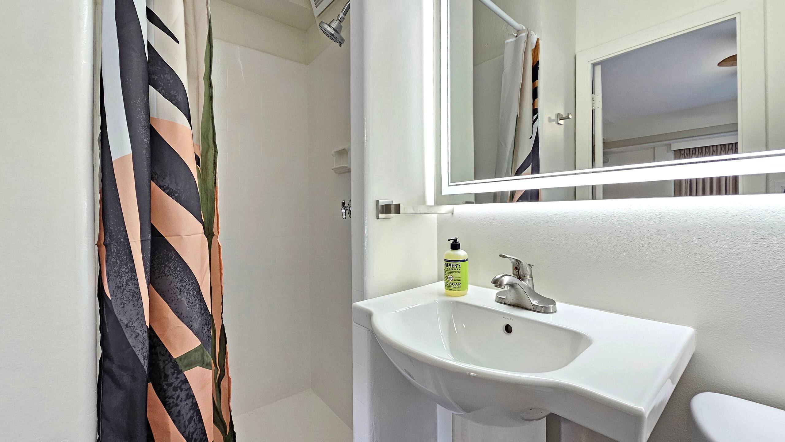 Charming 1BR Apartment walking distance to Waikiki - Photo 18