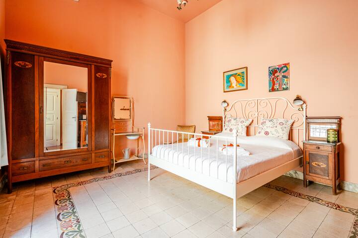 1950s Historic Home, Steps from Conversano Center gallery image 2