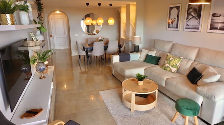 Newly refurbished comfortable lounge/diner with seating for 6 diners and double sofa bed.  Leads directly on to the terrace.
