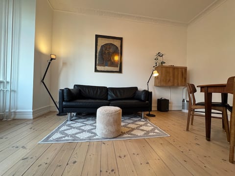 Popular Airbnb listing: Bright 2-Room Apartment near Metro & Park in Vanløse