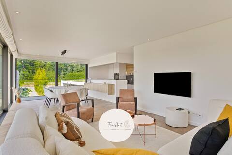 Luxury 2 Bedroom Loft "Tilff" by FineNest