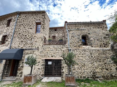 Patio bedroom 34sqm | Historic CityCenter | AC