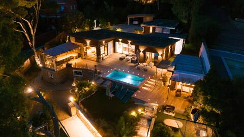 Luxurious beachfront villa
