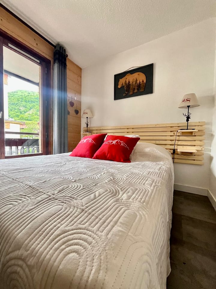 საძინებელი 1