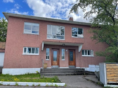 Adorable downtown home with a wild garden
