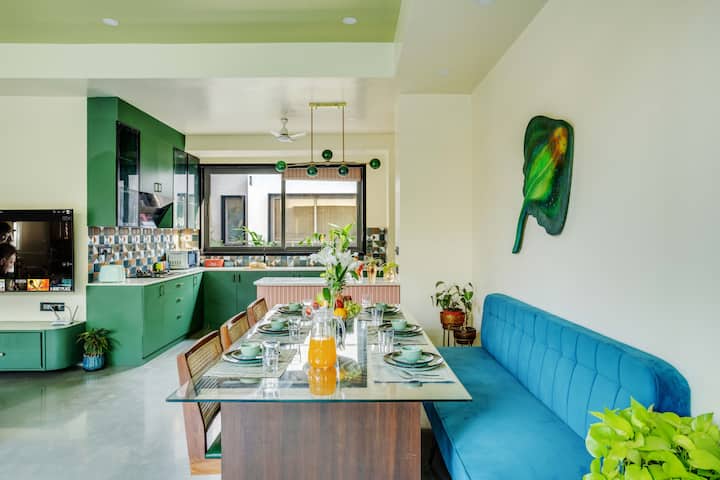 Dining area image 1