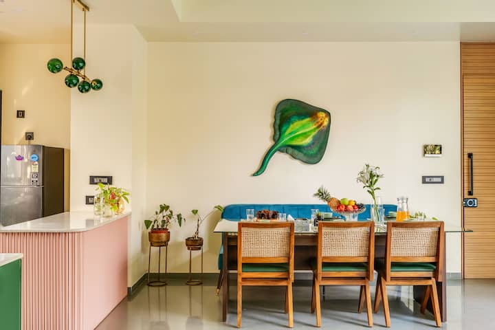 Dining area image 2