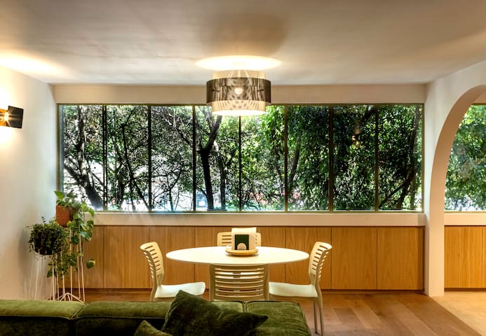 Cozy 2BR in Roma Norte – Top Dining & Culture