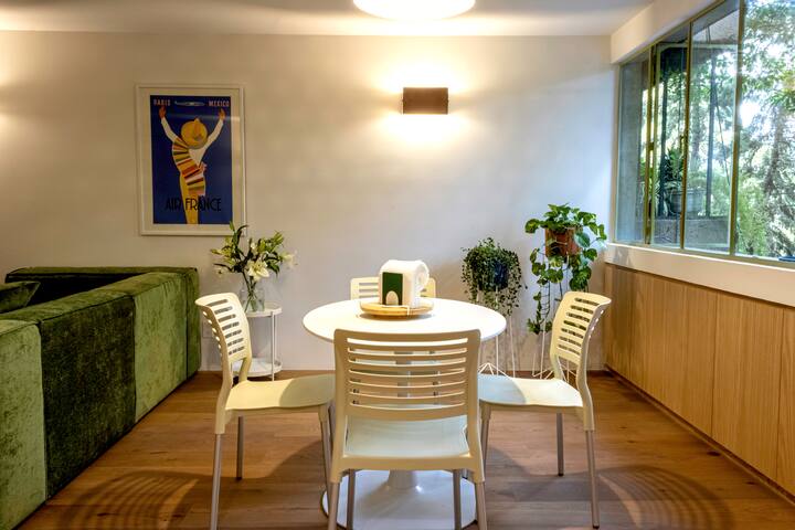 Cozy 2BR in Roma Norte – Top Dining & Culture gallery image 2