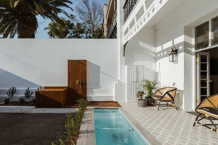 Immaculately styled and positioned with pool & bar