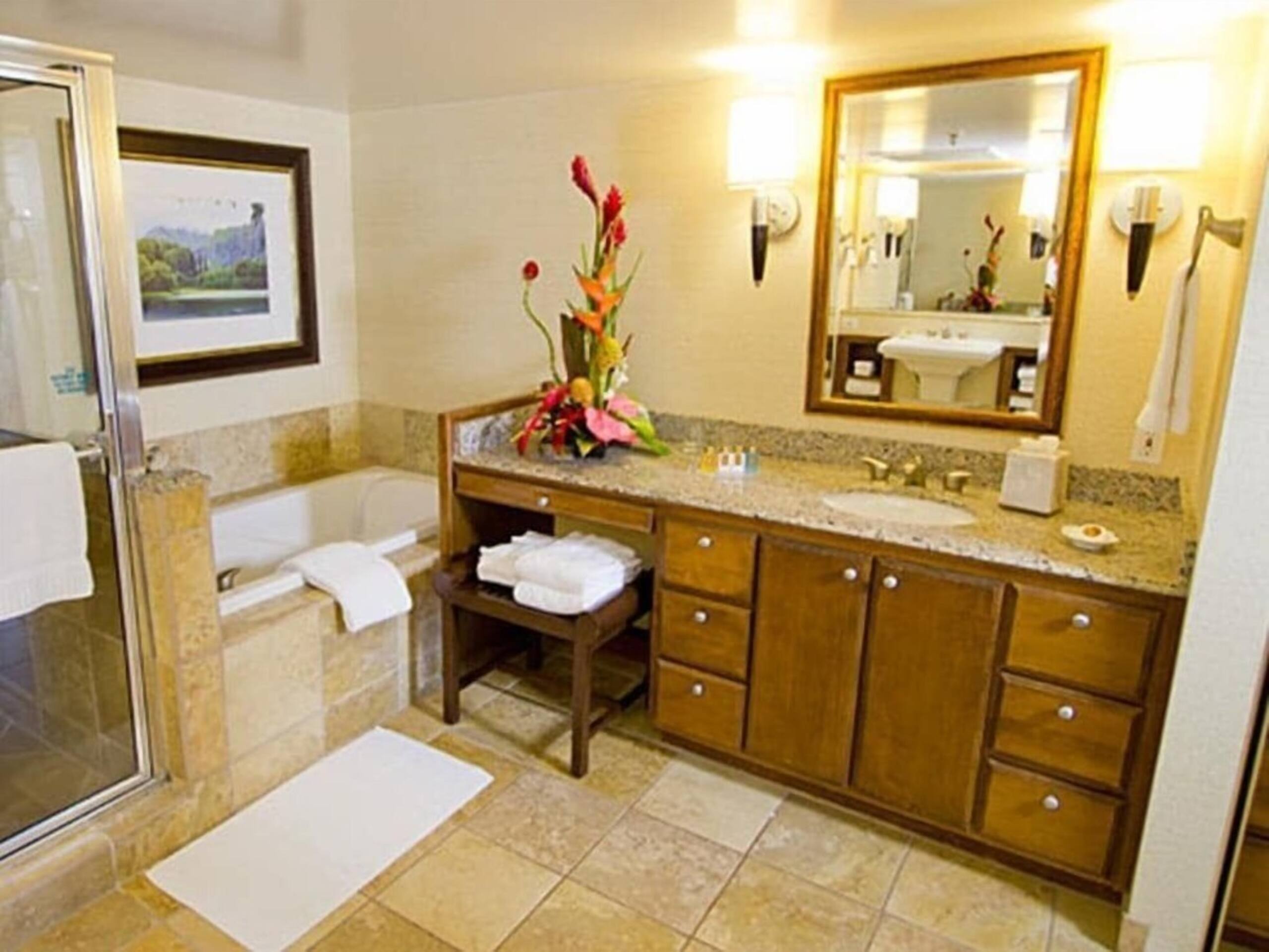 Condo in Lahaina · ★4.67 · 1 bedroom · 2 beds · 1 bath - Image 8