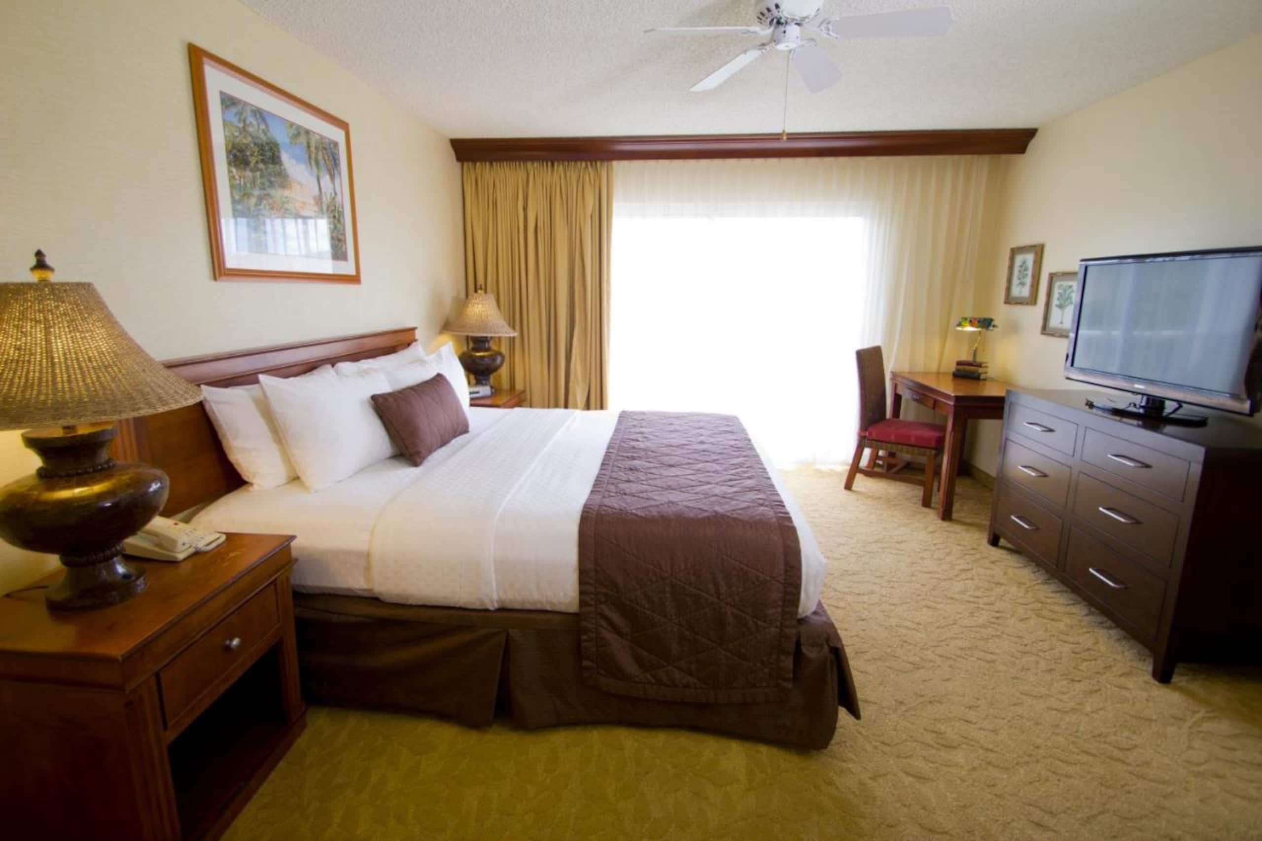 Condo in Lahaina · ★4.67 · 1 bedroom · 2 beds · 1 bath - Image 6
