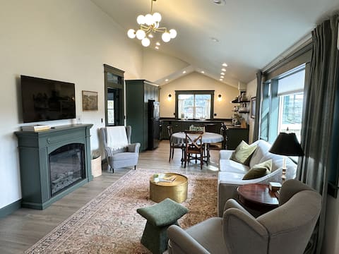 Spacious New Guesthouse
Retreat in Clatskanie