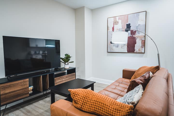 Designer Unit | Laundry Room | Stocked Kitchen - Atlanta, GA
