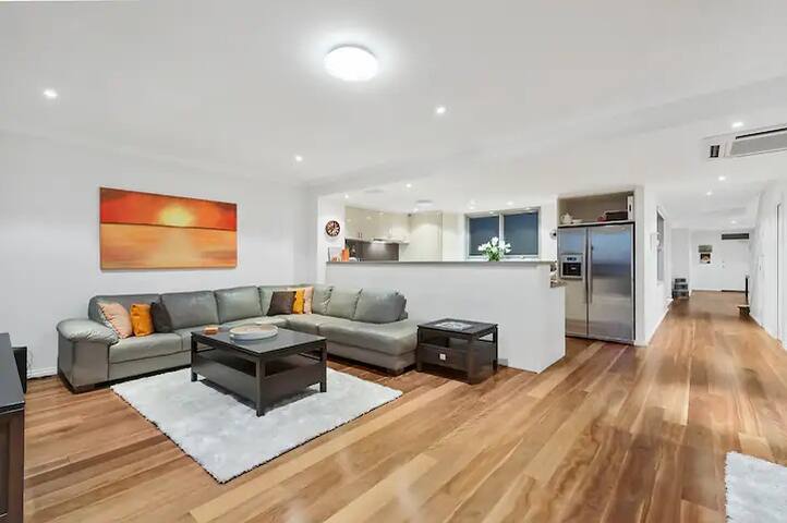 Beachfront Penthouse gallery image 4