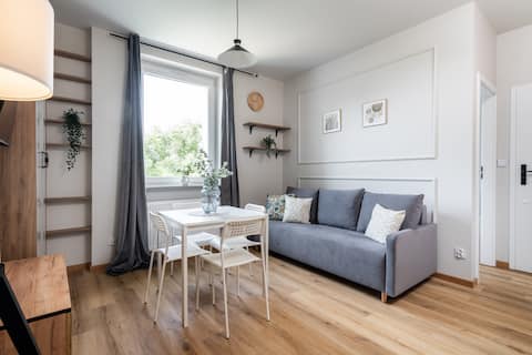Popular Airbnb listing: Zdobnicza 4 SuperApart | Comfortable stay in Włochy
