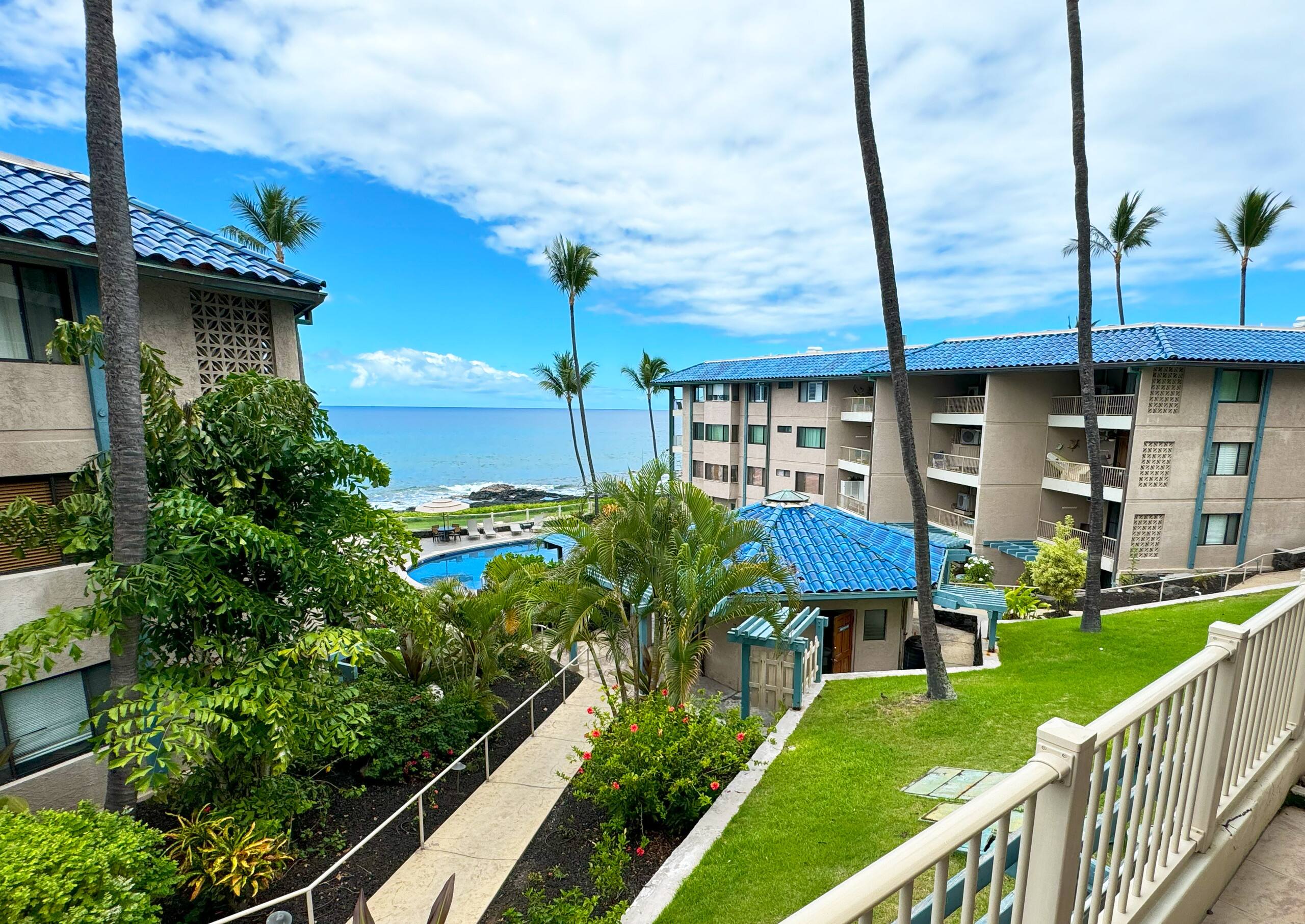 Exceptional Kona Reef Condo: Full AC & Oceanfront - Image 1