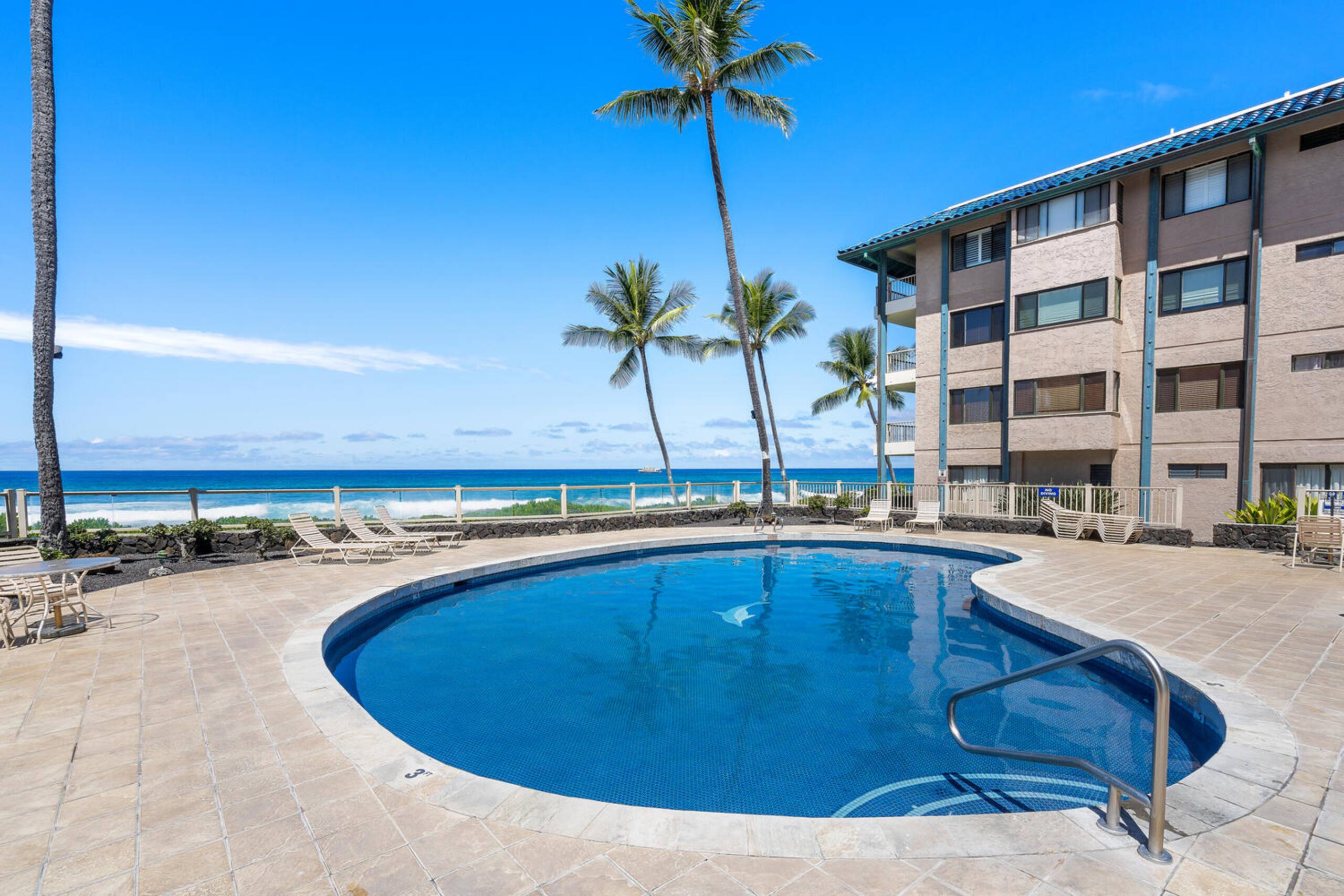 Exceptional Kona Reef Condo: Full AC & Oceanfront - Image 23